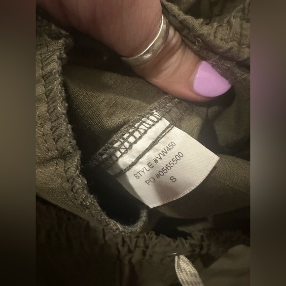 Vuori Women's Ripstop Pants Raw Hem Army Green Size small VW450 - Picture 2 of 10